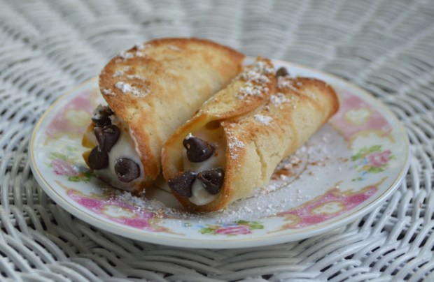 Vegan Cannoli