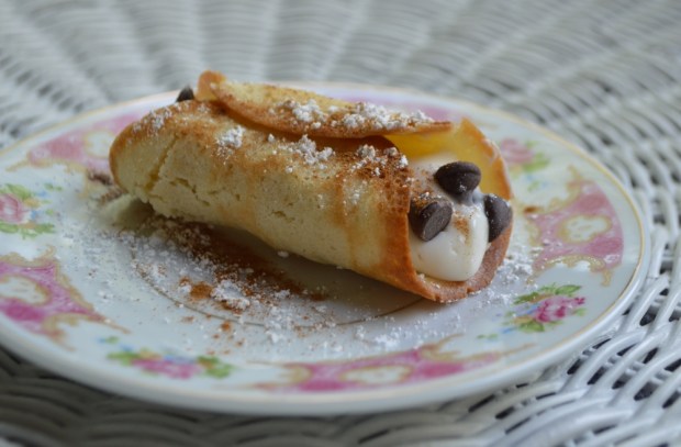 Vegan Cannoli
