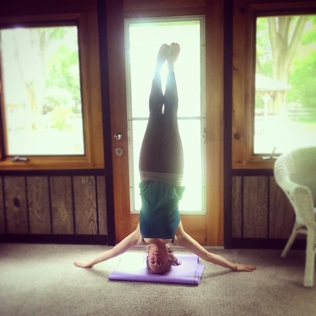 Mukta Hasta Sirsasana C, Unsupported Headstand