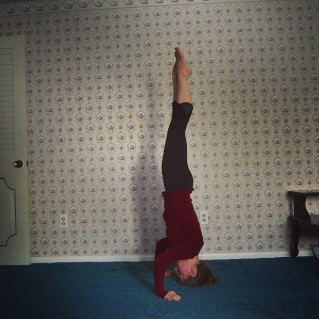 Tripod headstand, Muktha Hasta Sirasana A