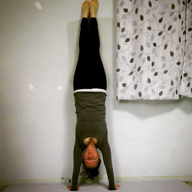 Day 3: 1 Minute Wall Handstand (x3)